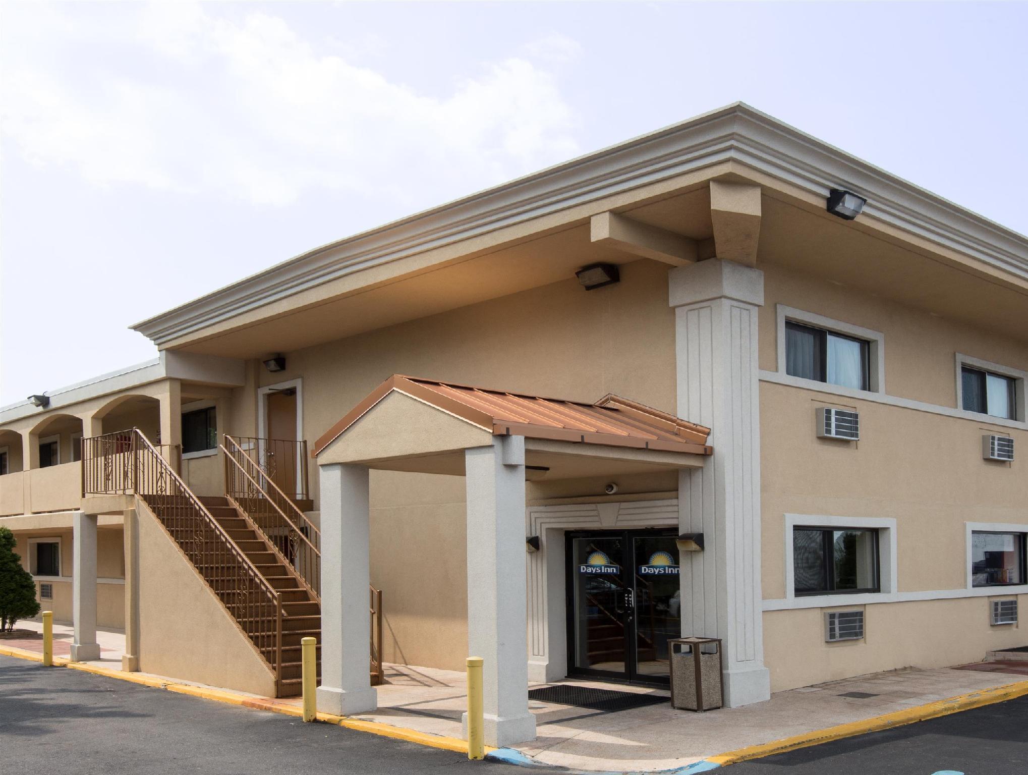 Red Roof Inn Copiague Екстериор снимка