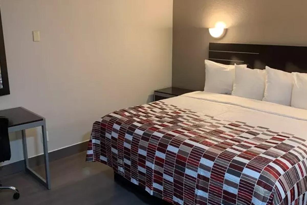 Red Roof Inn Copiague Екстериор снимка