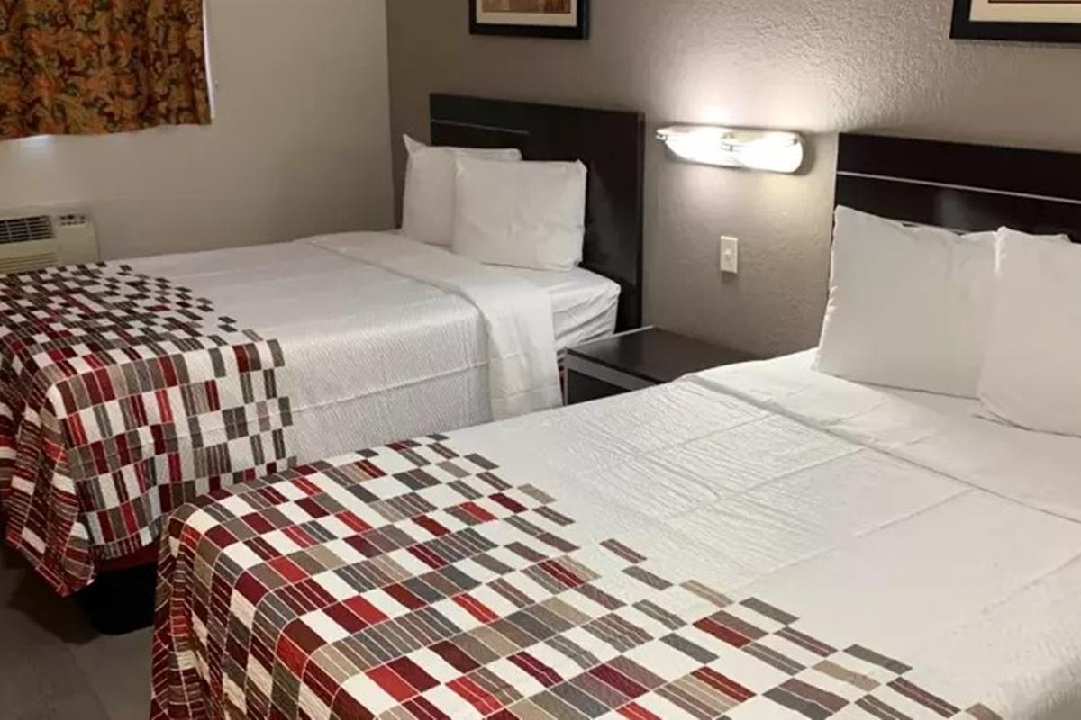 Red Roof Inn Copiague Екстериор снимка