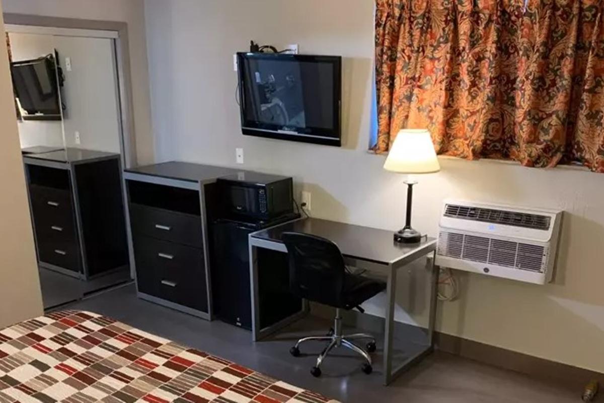 Red Roof Inn Copiague Екстериор снимка