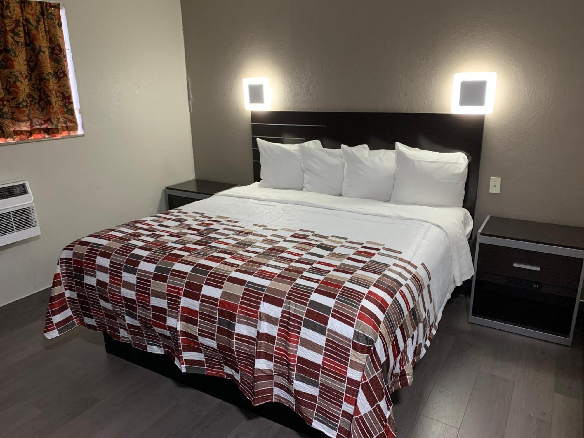 Red Roof Inn Copiague Екстериор снимка