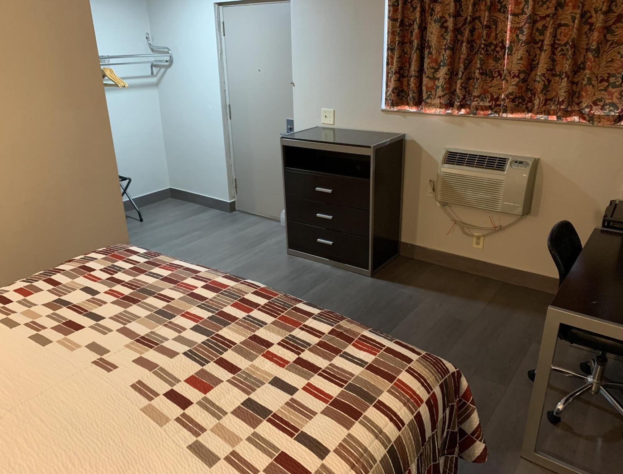 Red Roof Inn Copiague Екстериор снимка