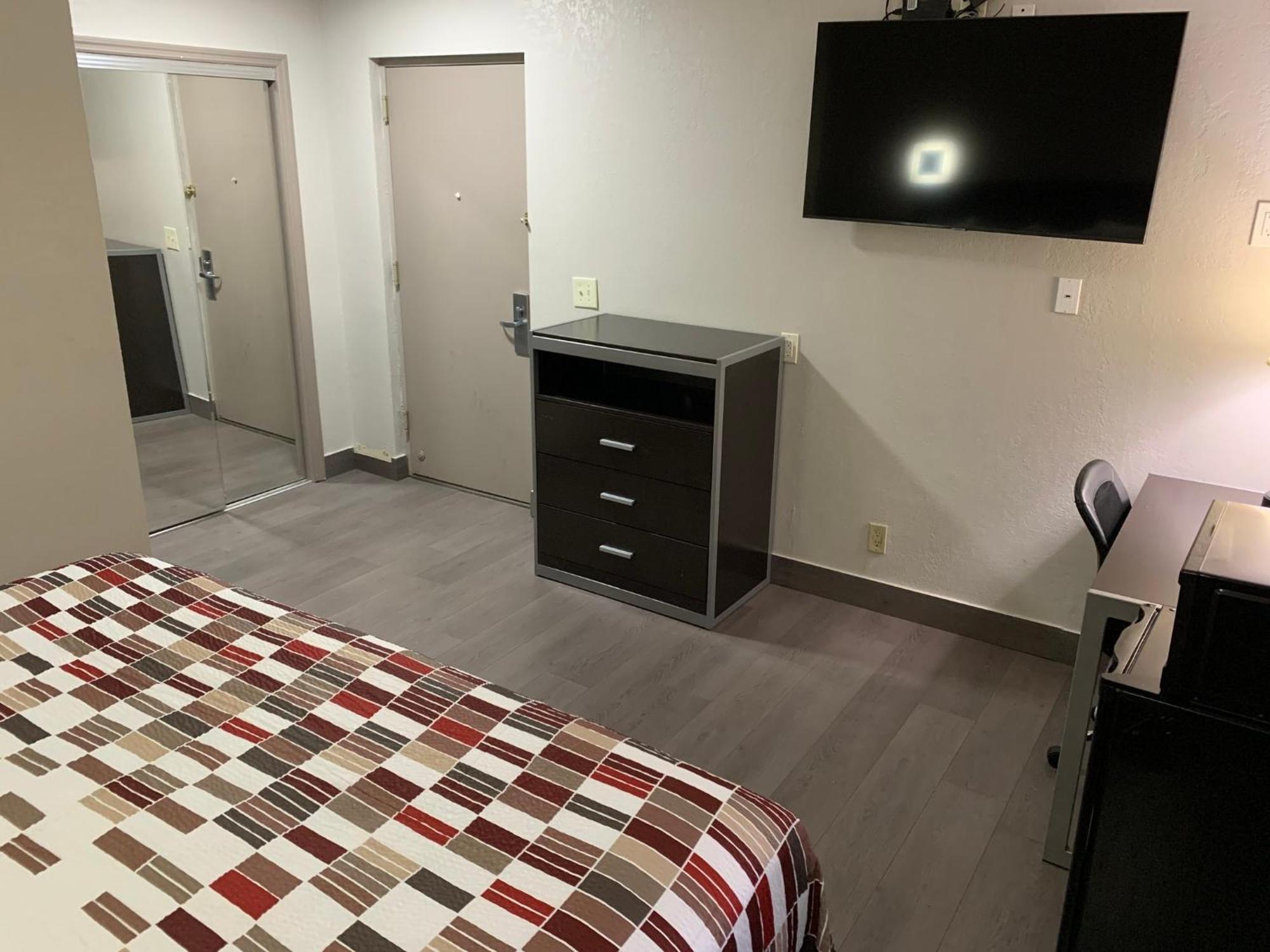 Red Roof Inn Copiague Екстериор снимка